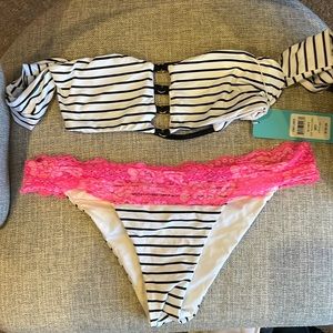 Beach bunny fine lines off shoulder & lady lace bottom M L